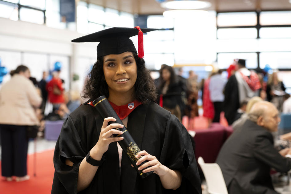 Congratulations to The Voice France winner, Jane Constance, who swapped Mauritius for studying law in Preston. Read her story here 👇 ow.ly/YKCk50PafLO #UCLanGraduates