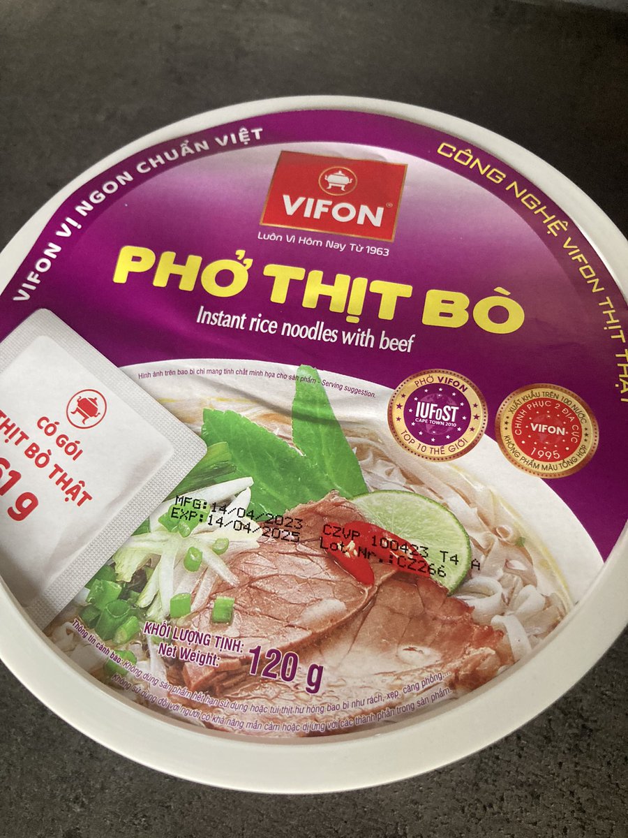 Perino_Cooking's tweet photo. I was lazy one day and decided to try instant pho bo.
And i was absolutely surprised. It was so good. Noodles soft, pieces of meat, and not too spicy.
Definitely something i’d buy again.
#phobo #pho #instantlunch #instantdinner #noodles #asiancuisine https://t.co/KwTzMi1Ukt