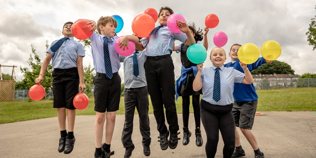 Big shout out to the wonderful staff and pupils @FagleySchool who took part in a photo shoot for Healthy Minds this week and to the team @incicbfd for asking us along to join their fun-packed wellbeing sessions. We look forward to sharing more photos!