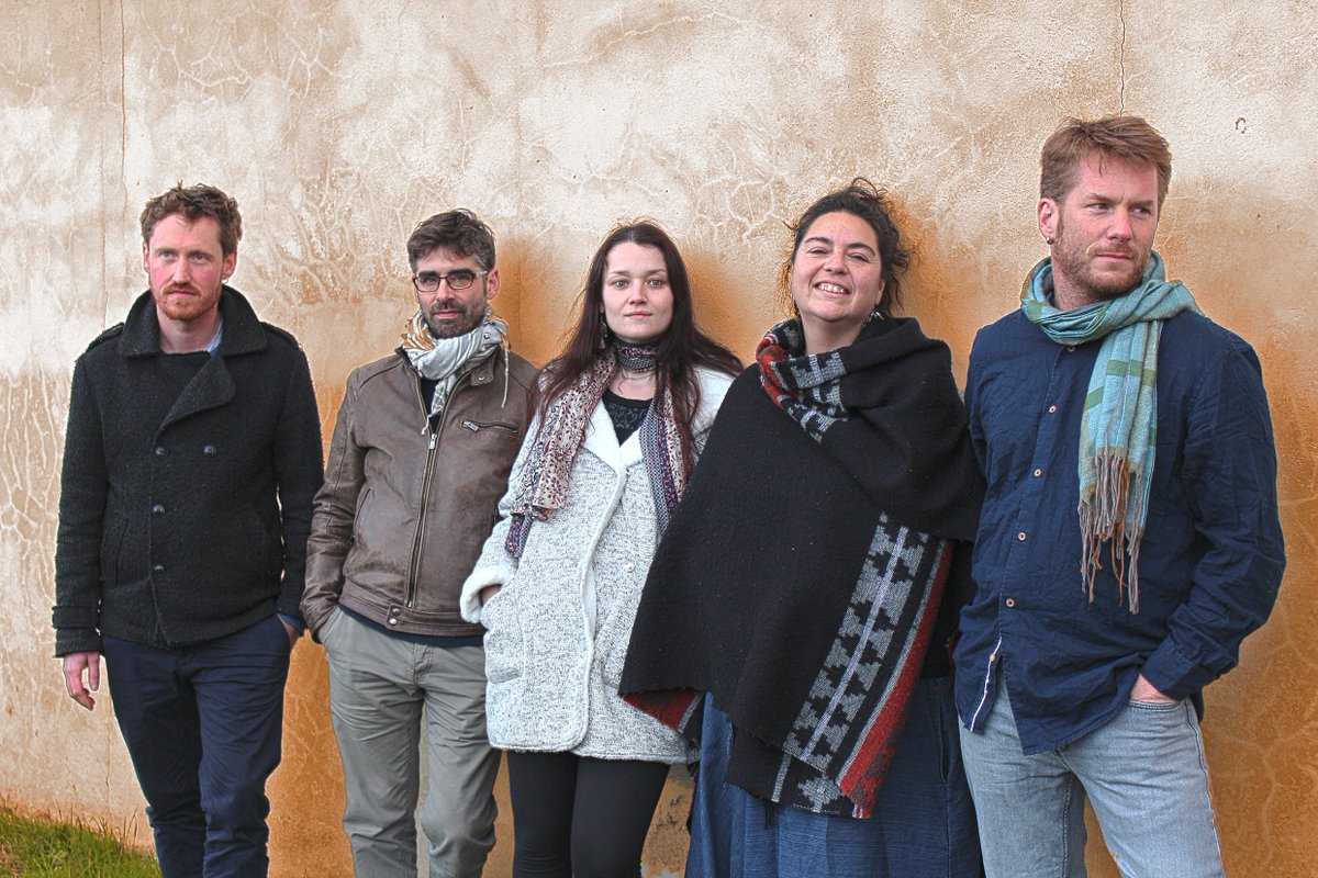 Nouvelle date : Laüsa vous embarquera pour un bal trad entre la Gascogne et le Languedoc, avec quelques détours par la Méditerranée et l’Atlantique le samedi 16 décembre au Boleg' !
Billetterie ouverte !
🔎 Infos : bolegason.org/16-12-2023