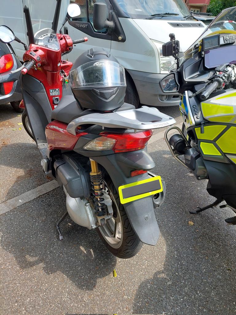 NSRAPT's tweet image. #RCRT stopped this learner motorcyclist in #Ipswich today who failed to display L plates or a legal number plate #TORs @SuffolkPolice #1462