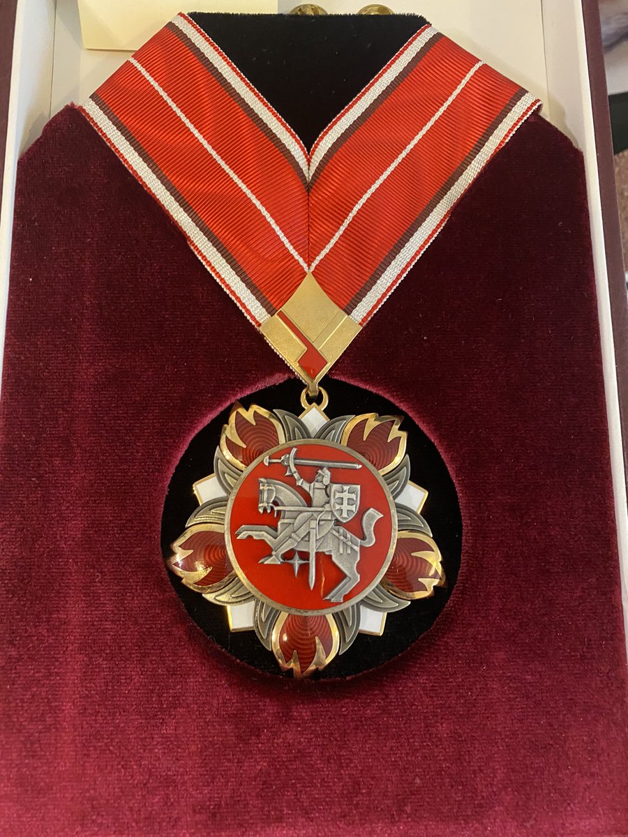 Kama_Kamilia's tweet photo. And they walk out with the Star of Lithuanian Diplomacy, for all the dogs. Congratulations Fellas, this is all yours - you deserve it. This is for all of your hard work and commitment. I couldn’t be prouder of you if I tried.

Hats off and right on ❤️‍🔥 https://t.co/lTD8DA6835