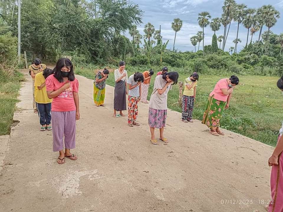 Honeyhoney78942's tweet photo. The protest against genocidal military dictatorship was held by the protesters of Shwe Nwe Thway Strike in Yinmarbin township today.  #WarCrimesOfJunta #2023Jul13Coup #WhatsHappeningInMyanmar https://t.co/ey4dQp5xME
