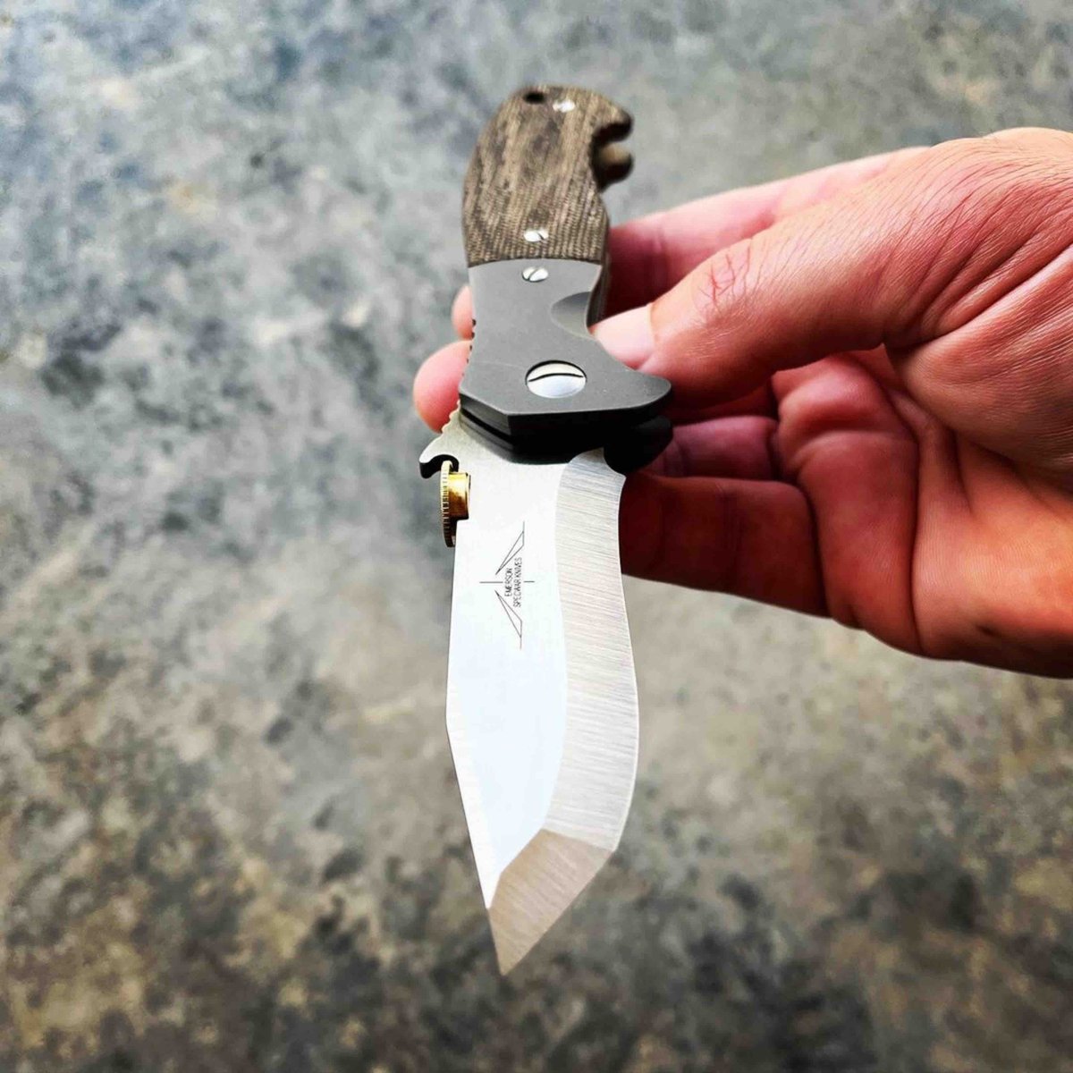 Emerson_knives's tweet photo. #Repost @edc.knucklehead
・・・
#emersonknives #emersoncustom #emersoncustomknives https://t.co/gF3CxhCEGF