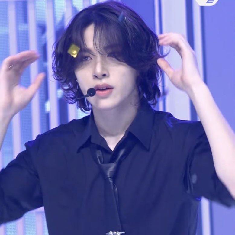 junghwanfeed's tweet photo. HE IS JUST SO DROP DEAD GORGEOUS 💯🖤

#SOJUNGHWAN #소정환 #T5 #트레저 https://t.co/bczjhA2AFP