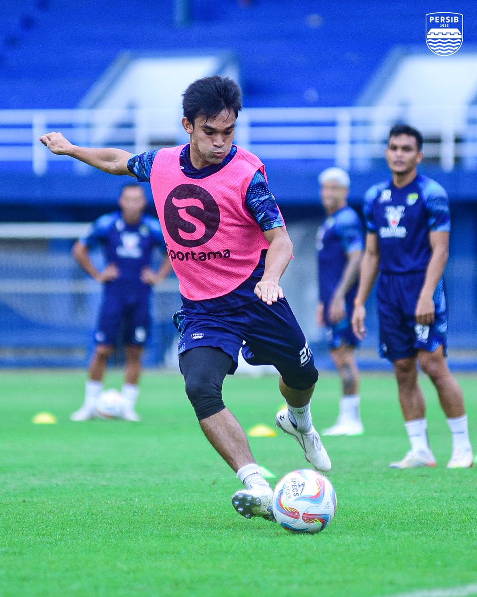 persib's tweet photo. Siap untuk besok 🔵

#PERSIB https://t.co/oUuqbwXKhr