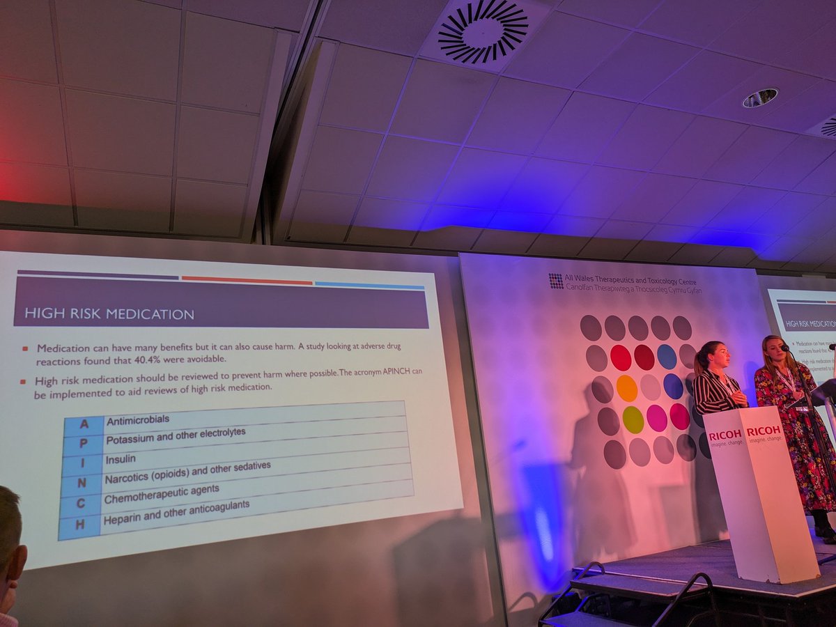 clara_auyeung's tweet photo. Did you know #Antimicrobial is one of the high risk drug to use in elderly #APINCH. Increases risk of C diff #PatientHarm. Thank you for sharing, Sheridan & Harriet @AWTTCcomms @PharmacySBU https://t.co/3euxvGHcxj