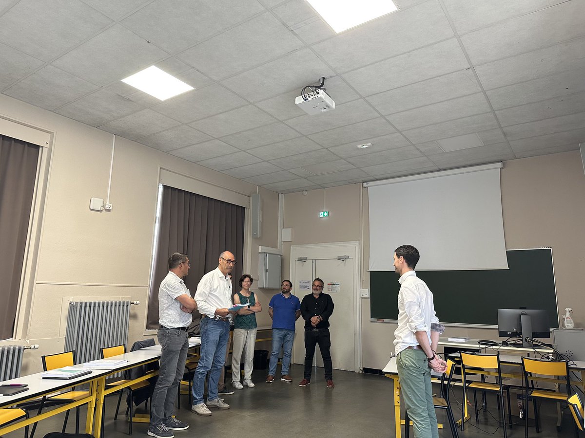 Vincent_Leb's tweet photo. L’aventure de la thèse s’est achevée hier! Un grand merci à mes encadrants @frlagarce @PatrickSaulnier @samuellegeay pour la confiance accordée pendant ces 4 années. Merci également au jury pour la discussion ainsi qu’à tous les membres @LabMint  et @laliguecancer et @chu_angers. https://t.co/26RSNRqw0X