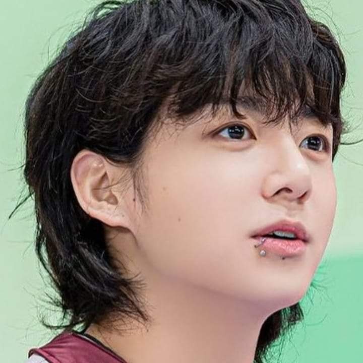 kook_scarlet's tweet photo. #LOVEU💚 https://t.co/PHhN3cEqbs