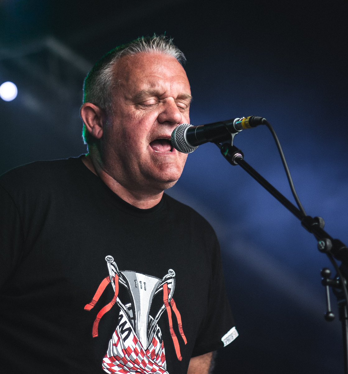 danpurdie79's tweet photo. Probably one of my favourite captures from The @wrexhamlager Festival last month @acorncommonwood
Mr Hett in full flow giving off Paul Heaton vibes 👌🏼 🎶🎤
https://t.co/mqwU89wPRP
#declanswans #wrexhamlagerfestival #festival #festivalphotography #portraitphotography #so58 https://t.co/5ygURV2gFm