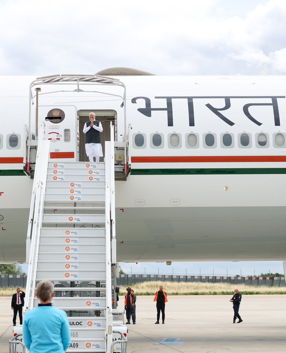narendramodi's tweet photo. Landed in Paris. Looking forward to boosting India-France cooperation during this visit. My various programmes today include an interaction with the Indian community later in the evening. https://t.co/2rBClUL0zJ