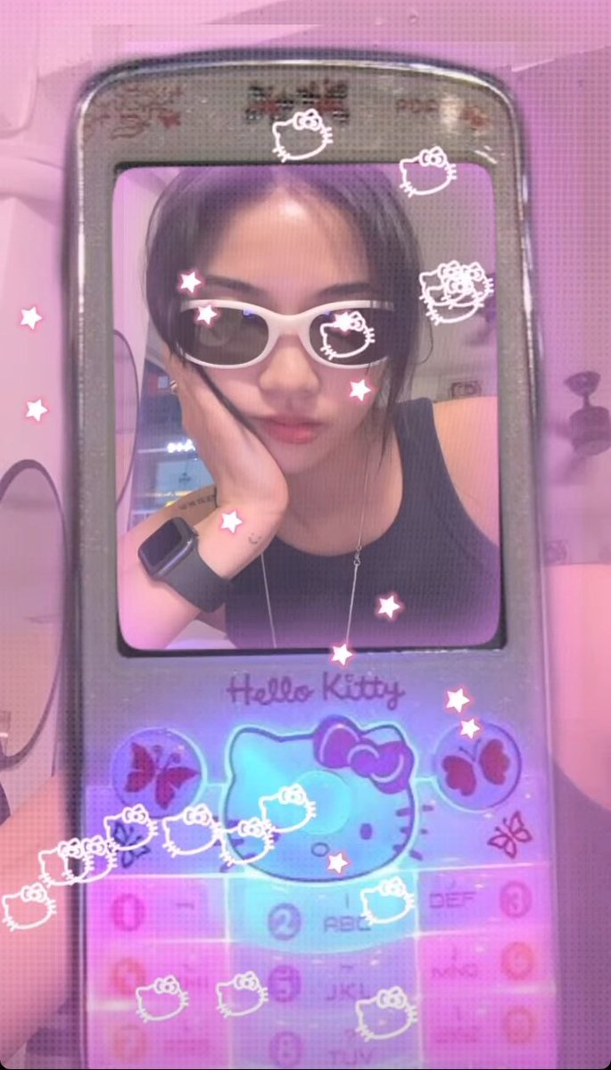 taesoo typu hello kitty i okulary prędkości