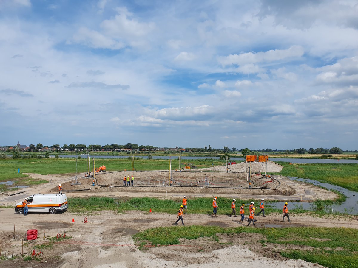 Na de zomer een kijkje nemen bij een project van een ander waterschap? Dat kan! In september en oktober organiseren we weer Dijkwerkers on Tour. Meer informatie en inschrijven: lnkd.in/eZHD62DR #HWBP #dijkwerkers #samenvoorsterkedijken #DijkwerkersOnTour