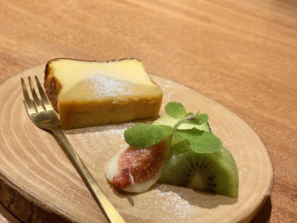 MS_Tadokoro's tweet photo. 会社の定例女子会でした！
燻製とジビエがメインだったのに
話が盛り上がすぎて気づいたら食べ始めてた🙄
#roddi https://t.co/Dt9vQtKd0p