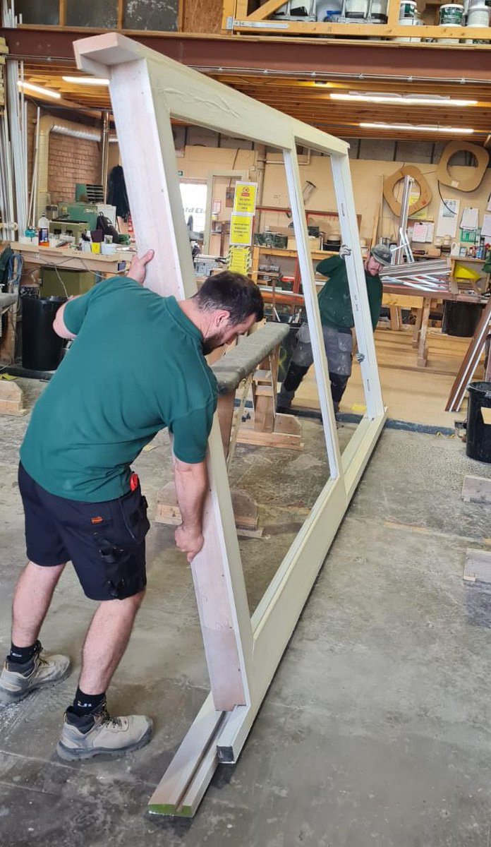 mozandmurray's tweet photo. #FactoryFortnight: Dive into the expertise of our craftsmen making top-quality casement windows, patio doors, heritage windows, and sash and case frames. Marvel at the precision in every piece! #IndustryLeaders #SkilledCraftsmen #HandcraftedQuality #FactoryFortnight https://t.co/2f2sjFRs6V