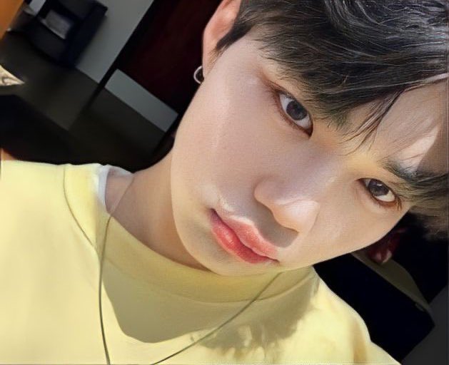 geunwuk's tweet photo. i think gunwook’s middle name is noot noot https://t.co/kY2Su5ZNvJ