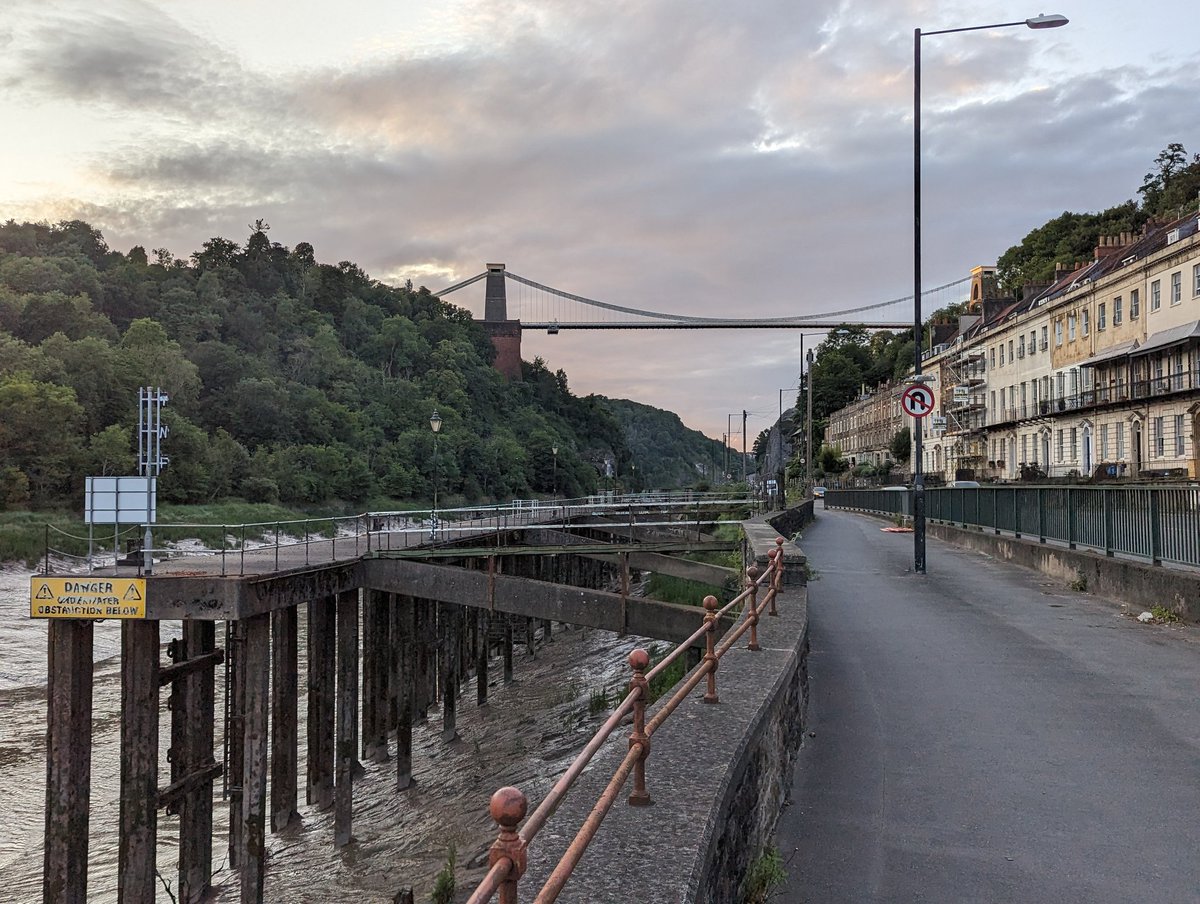 mink20's tweet photo. Bristol is nice. The bridge is further from the centre than I thought though https://t.co/xi8KvYzJH6
