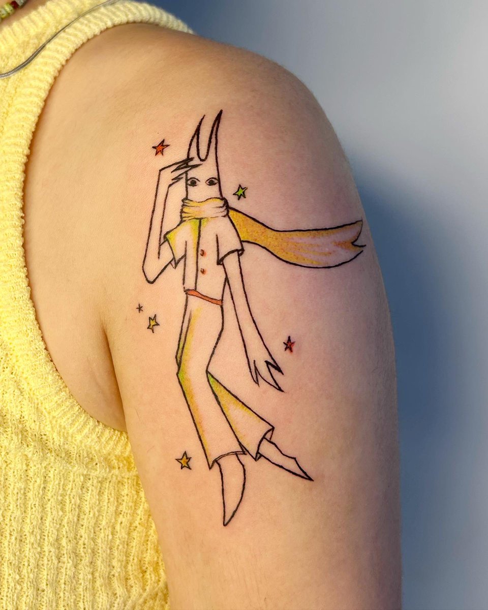noseyume's tweet photo. I tattooed mister man x little prince ⭐️⭐️⭐️ I drew him on stream the other day hehe🔅🤴. Very happy with how this came out!!! #machinetattoo #tattoo https://t.co/kBbeEreN3o
