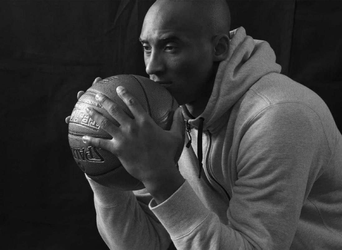 ValaAfshar's tweet photo. KOBE BRYANT’S 10 RULES

1. Get better every single day
2. Prove them wrong
3. Work on your weaknesses
4. Execute what you practiced
5. Learn from greatness
6. Learn from wins and losses
7. Practice mindfulness
8. Be ambitious
9. Believe in your team
10. Learn storytelling https://t.co/wphgcjb1qv