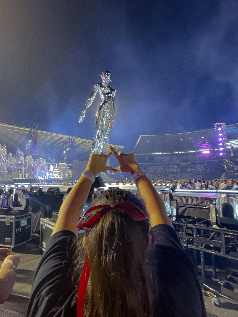afterdrew's tweet photo. Thank you king @theweeknd https://t.co/6zgVg6TdOL