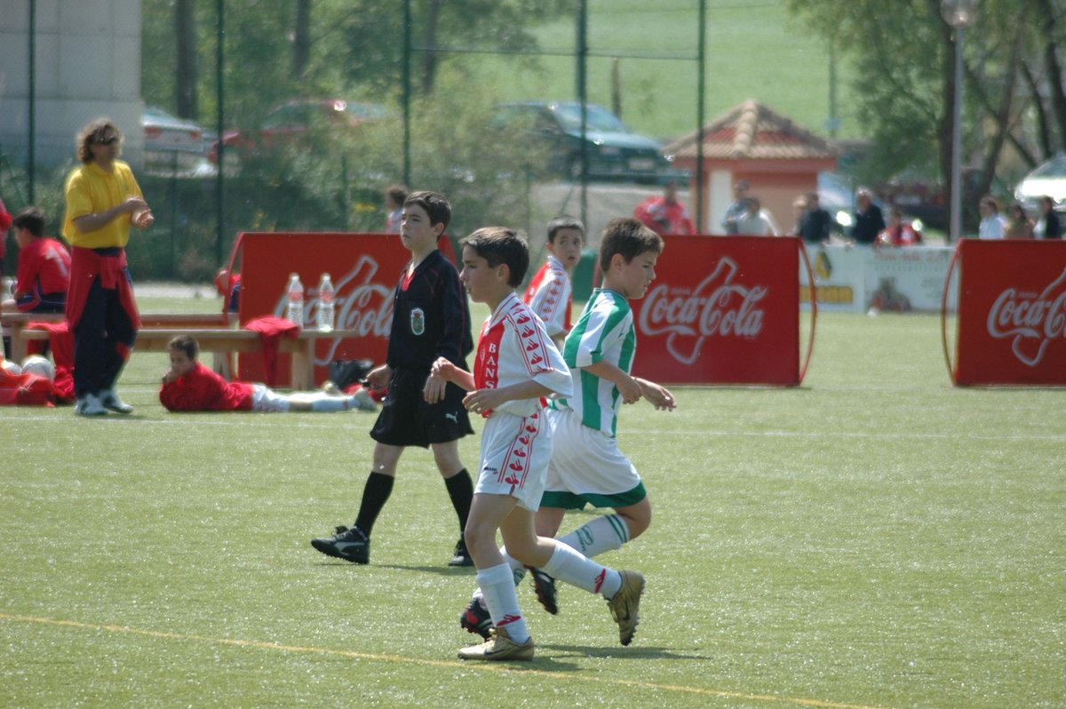 🤩 El Comité Técnico de Árbitros de Cantabria celebra un nuevo ascenso 🙌

👏 El árbitro asistente Ángel Ramos Cinos asciende de #PrimeraFederación a Segunda División

🎩 ¡Enhorabuena, Ángel!

➡️ rfcf.es/pnfg/NNws_ShwN…