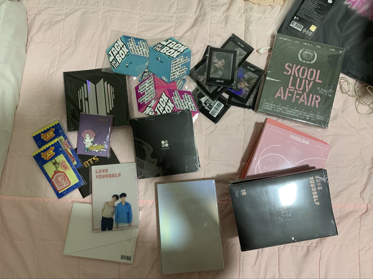 borahaedaddy's tweet photo. CLEARANCE SALE - SEALED BTS MERCH (Albums, Merch Box, shirt, Tinytan etc)

Send me a message for deets! 

#btsmerch #btsalbums #bts https://t.co/92glwZ66GN