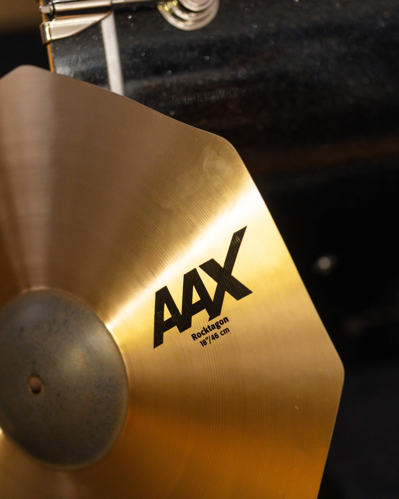 DLXstockholm's tweet image. 🛑ROCKTAGON?!?🛑

Är du trött på vanliga cymbaler? Spana då in denna 18″ AAX Rocktagon cymbalen från @Sabiancymbals

Följ länken för att köpa online
l8r.it/M7M0

#rocktagon #sabianrocktagon #cymbal #drumkit #musicstore #guitar #drums #bass #stockholm #dlxmusic