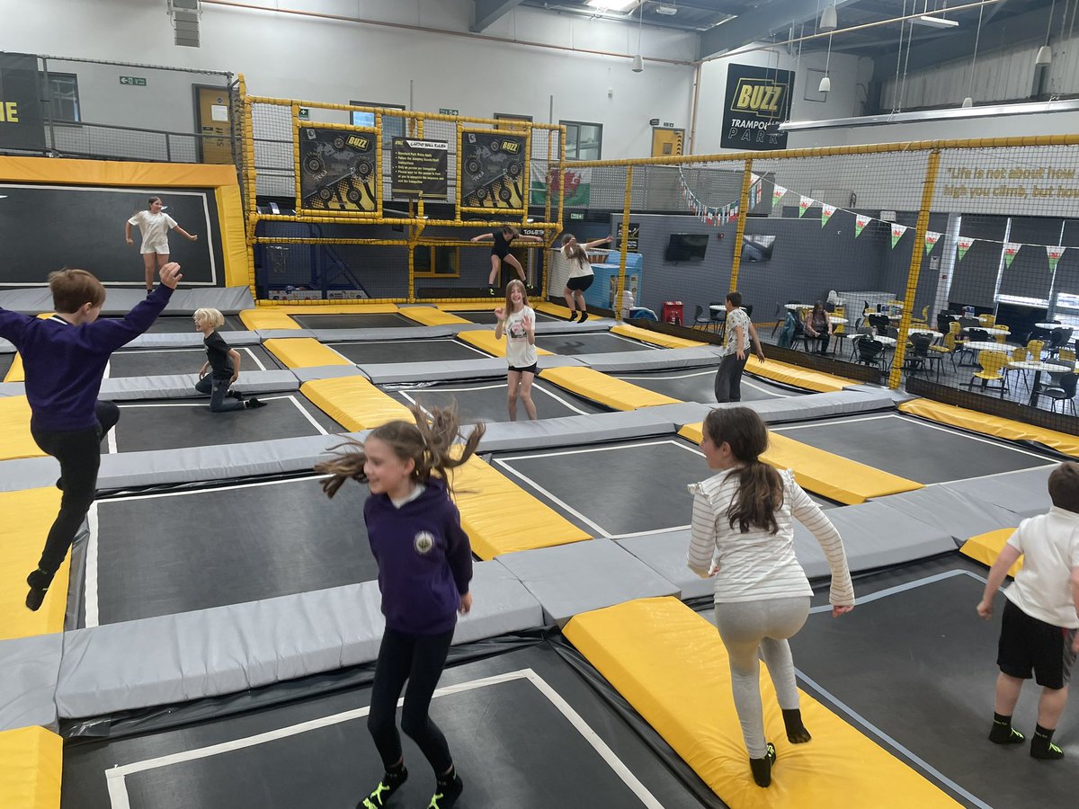 Miss H Owen tweet media