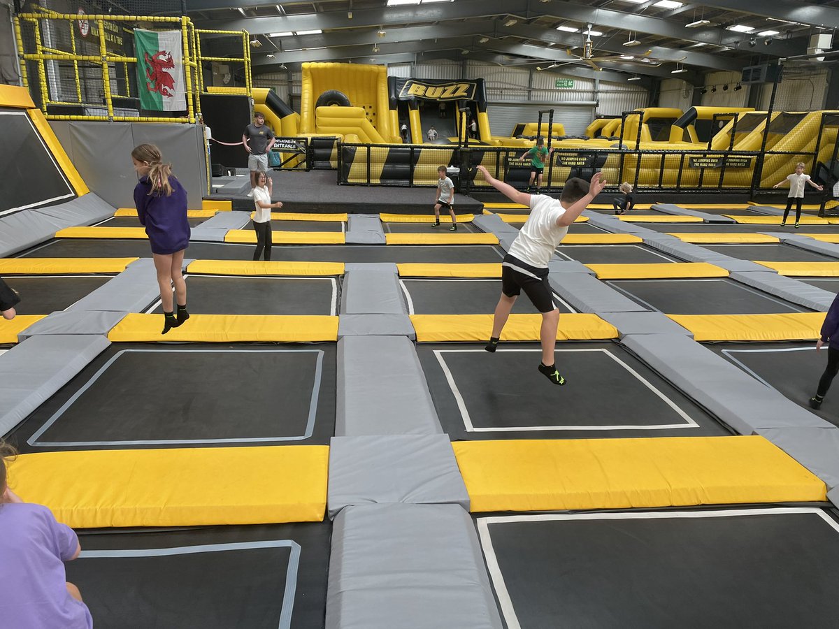 Miss H Owen tweet media