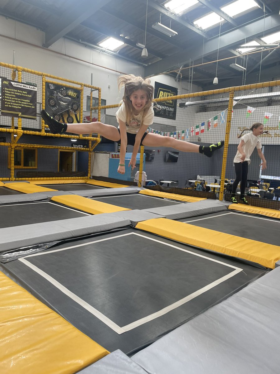 Miss H Owen tweet media