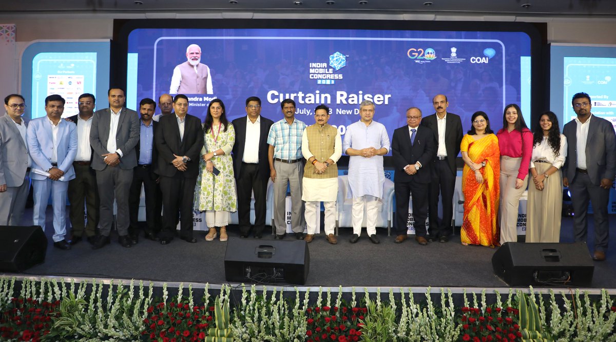 exploreIMC's tweet photo. India Mobile Congress 2023 Team with Hon'ble Minister Shri @AshwiniVaishnaw, Hon’ble Minister for Communications, Electronics &amp; Information Technology &amp; Railways and Shri @devusinh Chauhan, Hon’ble Minister of State for Communications at #IMC2023 Curtain Raiser.

@DoT_India https://t.co/DsASAopcA1