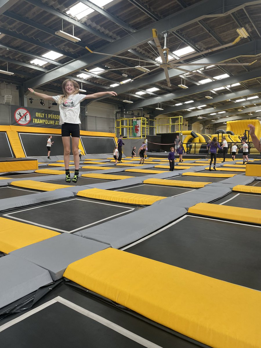 Miss H Owen tweet media