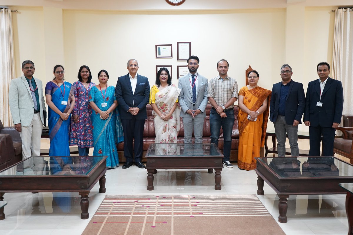 AllianceUniOfcl's tweet photo. Alliance University sets the stage for BBA/B. Com Batch 2023 with an inspiring Inaugural and Orientation Program. Our newest students are ready to achieve ground breaking milestones and shape the future.
#AllianceUniversity #BBA #BCom #InauguralProgram #G20 #Deeksharambh https://t.co/DS40uUFoln