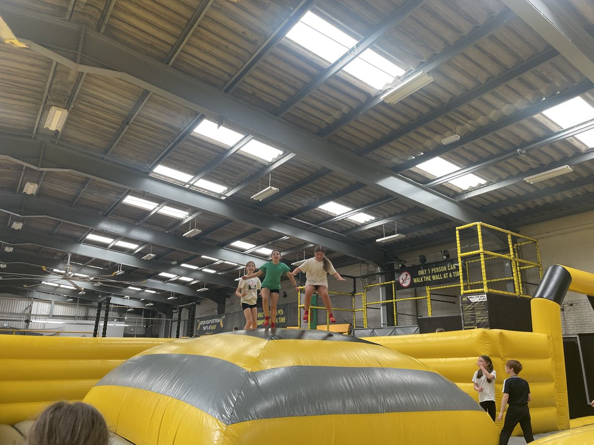 Miss H Owen tweet media