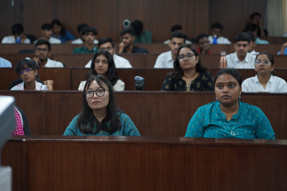 AllianceUniOfcl's tweet photo. Alliance University sets the stage for BBA/B. Com Batch 2023 with an inspiring Inaugural and Orientation Program. Our newest students are ready to achieve ground breaking milestones and shape the future.
#AllianceUniversity #BBA #BCom #InauguralProgram #G20 #Deeksharambh https://t.co/X7rnifaFFL