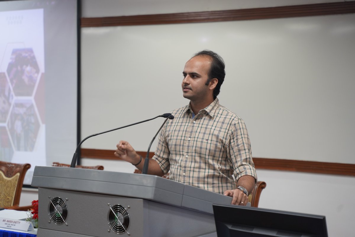 AllianceUniOfcl's tweet photo. Alliance University sets the stage for BBA/B. Com Batch 2023 with an inspiring Inaugural and Orientation Program. Our newest students are ready to achieve ground breaking milestones and shape the future.
#AllianceUniversity #BBA #BCom #InauguralProgram #G20 #Deeksharambh https://t.co/X7rnifaFFL