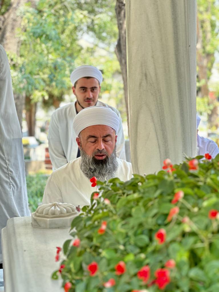 MahmudEfendiCe's tweet photo. #Sultan ın Sultana Ziyareti🌹 

#MasumEfendiHazretleri #MahmudEfendiHazretleri 
#MahmudEfendiCemaati
#AliHaydarEfendiHazretleri 

#menzil #Öldü Adıyaman Tarikatlar https://t.co/L8fgbjZDsL