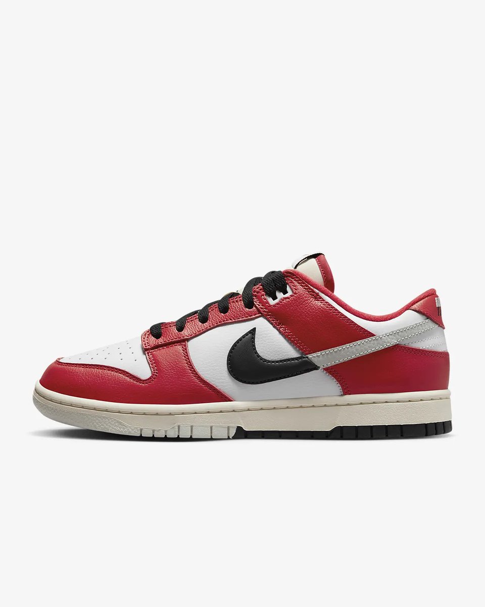 ArchDog02's tweet photo. Got the new chichago split dunks, size 7 big toes https://t.co/xX5bNQ0TGK
