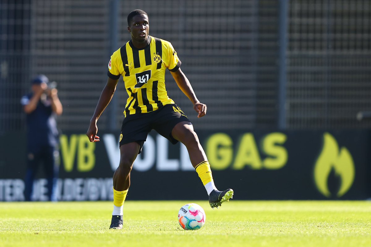 Understand Soumaila Coulibaly deal is on the verge of collapsing despite being agreed between Burnley and BVB 🟣⛔️

Coulibaly completed medical tests at Burnley…

…but the deal is currently off due to new problems between clubs regarding the mandatory buy clause.