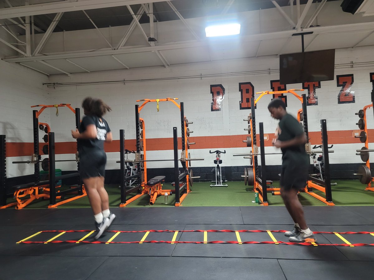 AnthonyDedmond's tweet photo. Felt good to get back with the fellas. The little things always matter.

5:30AM Lifting https://t.co/bnfuW6PaT8