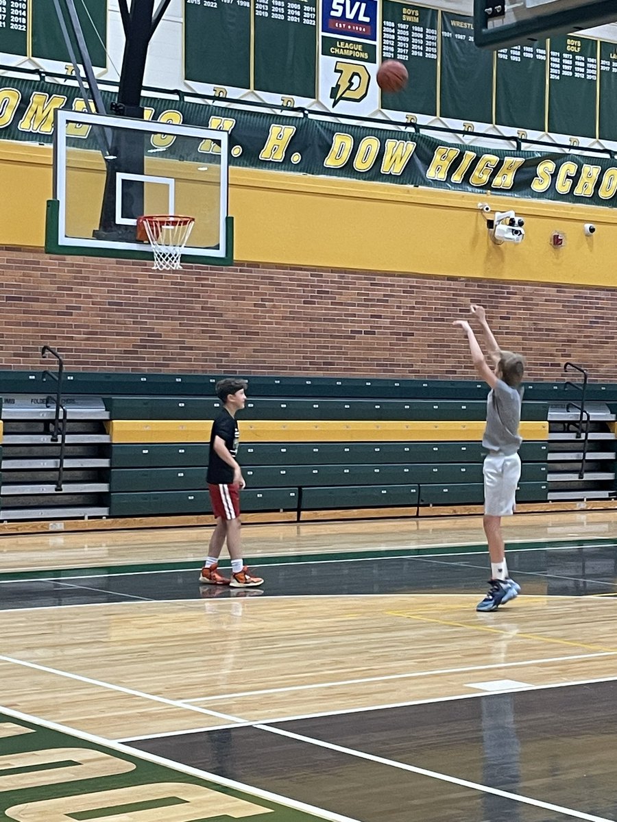 ShootingTrue's tweet image. First night of Dow Camp. Our focus was creating straight lines by using turned feet and focusing on the rise path.