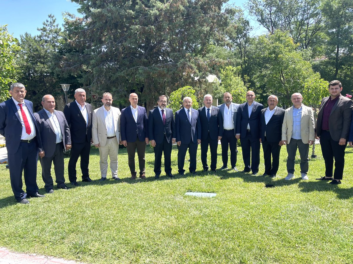 Koyulhisar Bel.Bşk.Osman Epsileli, AK Parti İlçe bşk. <a href="/karacaner58/">Caner Kara</a> MHP ilçe bşk. Şenol Çelik, Koyulhisar Vakıf Bşk. <a href="/SebahattinErcin/">SebahattinErcin🇹🇷🇹🇷🇹🇷 Sivas 3458🐕‍🦺🐝🍅🐠</a> , KODEF Bşk. Cüneyt Keltek, Merkez Dern.Bşk. Kürşat Metehan Duran ve yönetim kurulu üyeleri misafirimiz oldular. Nazik ziyaretleri için kendilerine