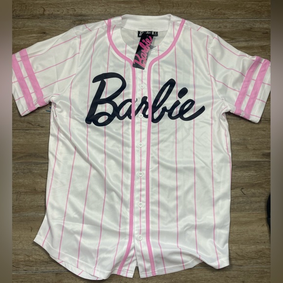 MiMiWells20's tweet photo. So good I had to share! Check out all the items I'm loving on @Poshmarkapp #poshmark #fashion #style #shopmycloset #nome #barbie #iab: https://t.co/txzpiNUUsG https://t.co/kFzXOnCtQv