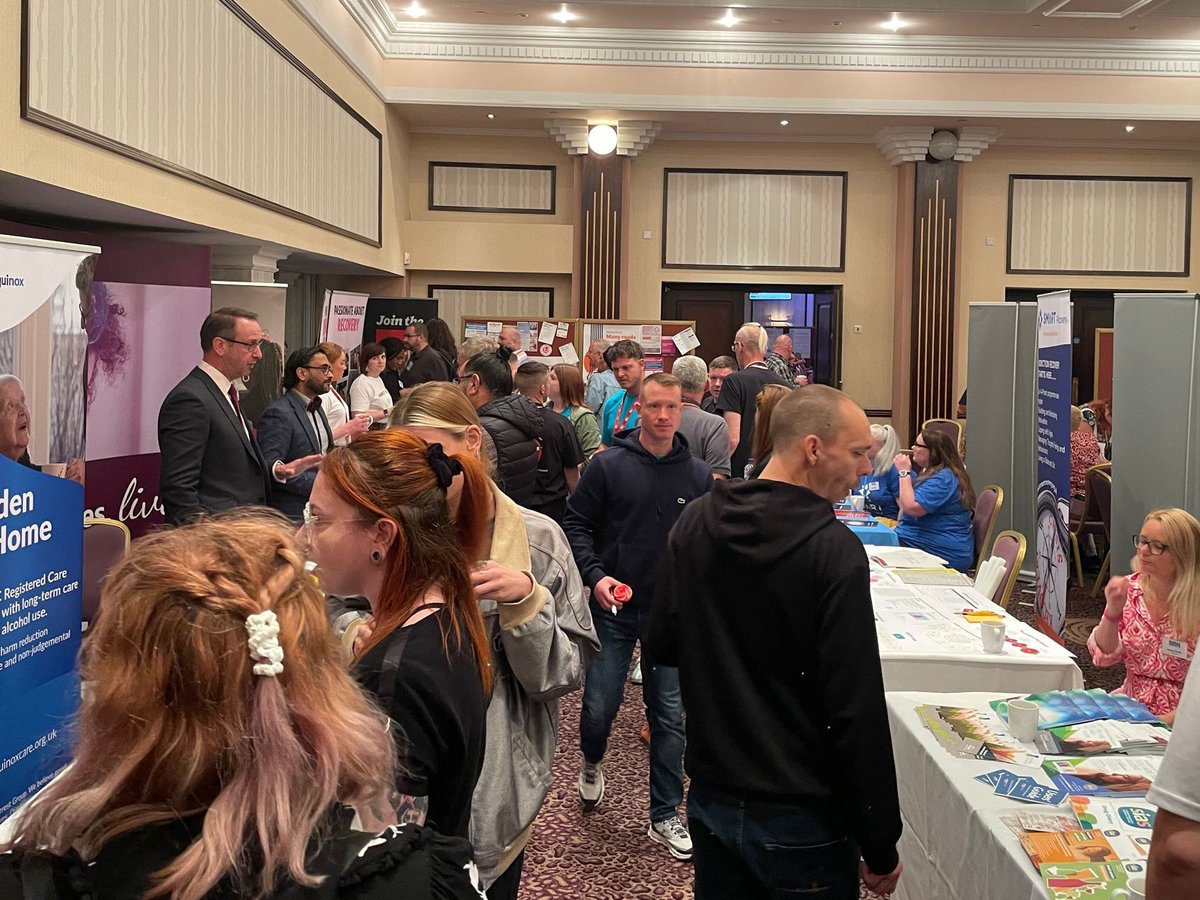 SpectrumCIC's tweet photo. It’s extremely busy at the #ManyRoads Conference & our colleagues Andy and Hazel have had fantastic conversations about #recovery after a vibrant morning session which explored the Anti-Stigma Network.
Great to meet providers and people with lived experience #DDNConf #endstigma https://t.co/hIRPAvqHdF