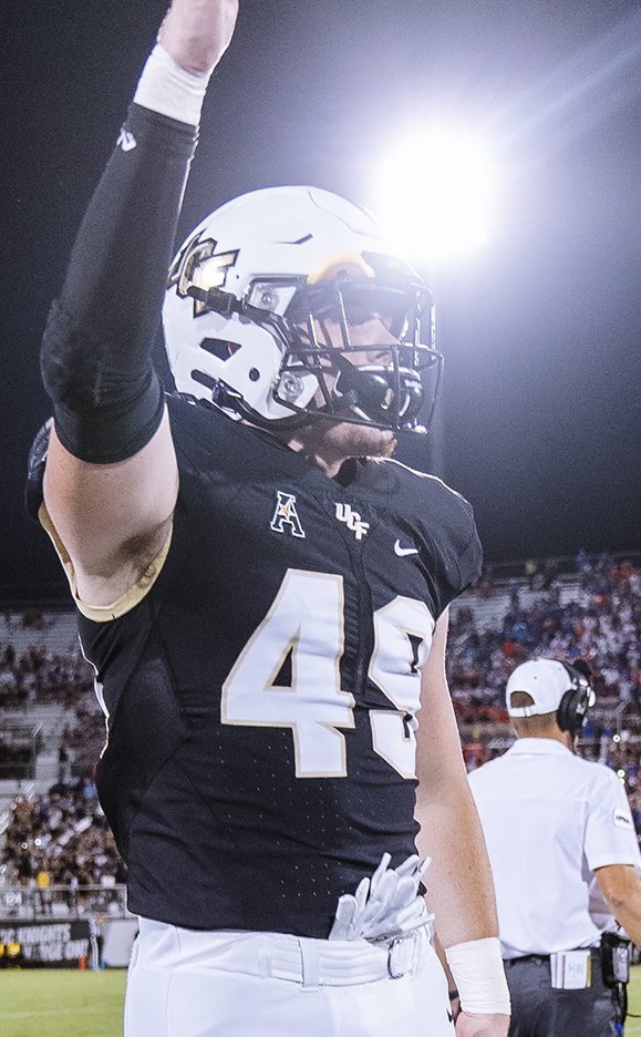 SSN_UCF's tweet photo. 49 Max Holler (@max_holler) days until the UCF opener:
- 6โ4โ 245lb RS JR from Trinity Prep
- 3 years eligibility left
- UCF AD Honor Roll
- โ19 HS: 62 rec, 918 yds & 10 TDs
- #usfHateWeek legend
- Some people call him the Holler brother with a better sense of humor ๐ค https://t.co/v1ooQsBCMS
