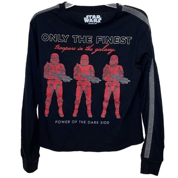 HenryWyatt's tweet photo. So good I had to share! Check out all the items I'm loving on @Poshmarkapp from @BECCA92756021 #poshmark #fashion #style #shopmycloset #vintage #gap #starwars: https://t.co/b4vQ2O9VDH https://t.co/WhLBOhZu3E