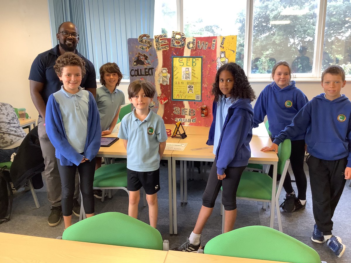 llanrhidianp's tweet photo. A pleasure to be with these pupils as they talk to judges in the @Technocamps Robotics competition 2023. Meet S.E.B (Super Eco Bot) who picks up and recycles cans. #LlanDCF #LlanLit #LlanNum ππ»β¨οΈππ€π¦Ύπ¦Ώ https://t.co/qb9K4tTKDP