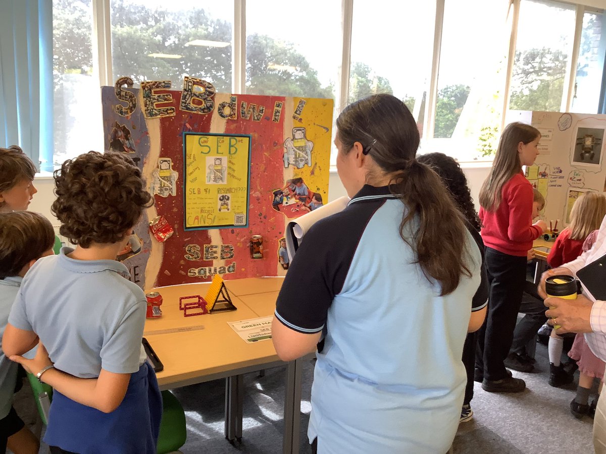 llanrhidianp's tweet photo. A pleasure to be with these pupils as they talk to judges in the @Technocamps Robotics competition 2023. Meet S.E.B (Super Eco Bot) who picks up and recycles cans. #LlanDCF #LlanLit #LlanNum ππ»β¨οΈππ€π¦Ύπ¦Ώ https://t.co/qb9K4tTKDP