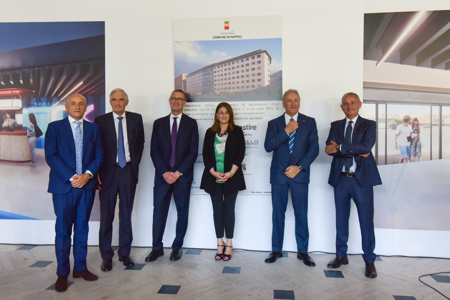 GruppoCDP's tweet photo. A #Napoli in un ex sede INPS uno #studenthousing con circa 500 posti letto e 350 camere. Il progetto, presentato col sindaco @GaeManfredi, è il 1° del Fondo #iGeneration gestito da #Investire #SGR, partecipato anche da #CDPRealAsset, Fondazione @ConilSud ➡️https://t.co/3pmsnGoHRM https://t.co/sKemY0GE7b