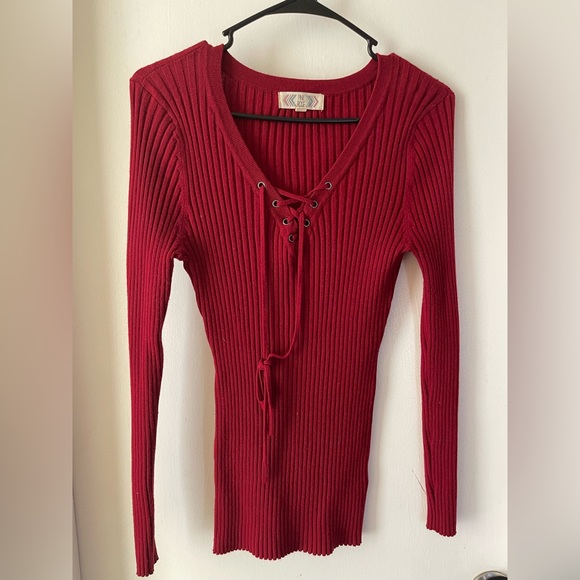 CaitlynL02's tweet photo. So good I had to share! Check out all the items I'm loving on @Poshmarkapp #poshmark #fashion #style #shopmycloset #lululemonathletica #pinkrose #levis: https://t.co/DAng0oKSvE https://t.co/esOyMmMUw4